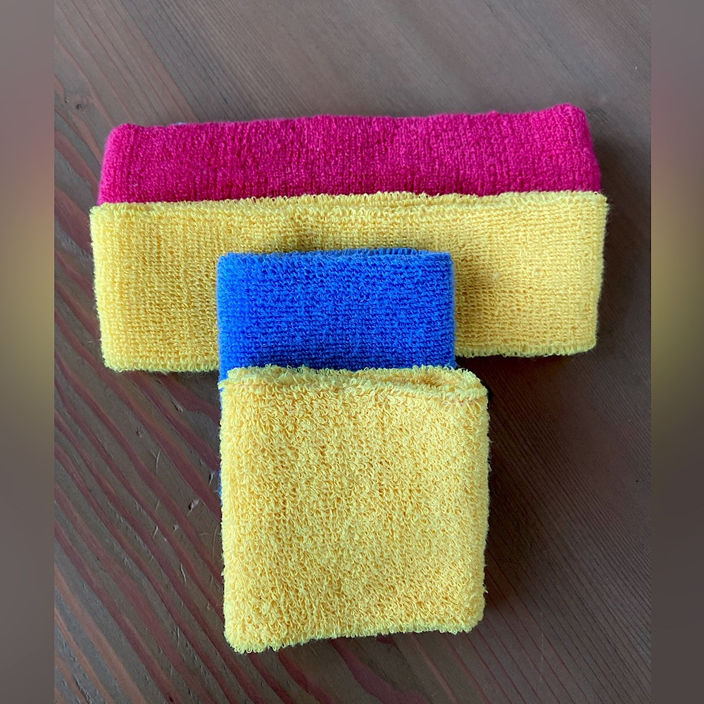 Terry-cloth head and wrist bands 🏃‍♀️